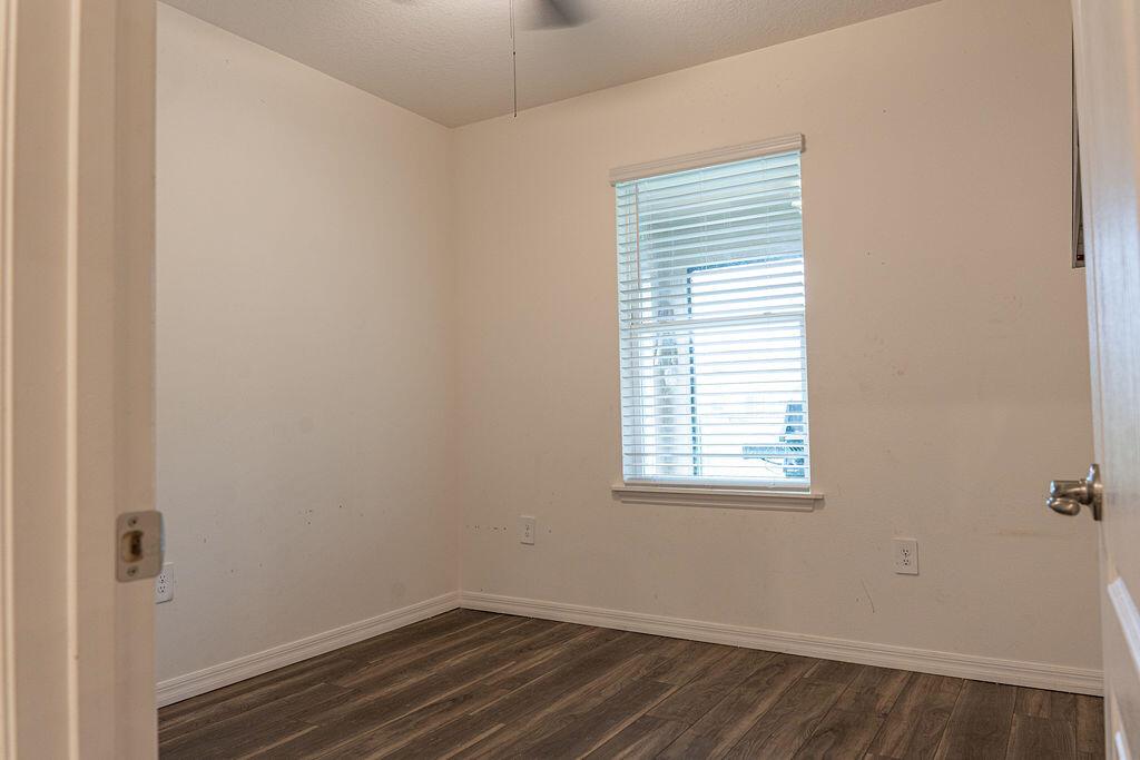 Ver detalles 2108 5 / 3 2274 sq. ft. $ 2026-06-14 0 foto