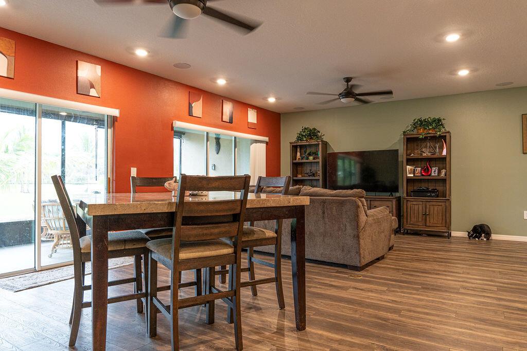 Ver detalles 2108 5 / 3 2274 sq. ft. $ 2026-06-14 0 foto