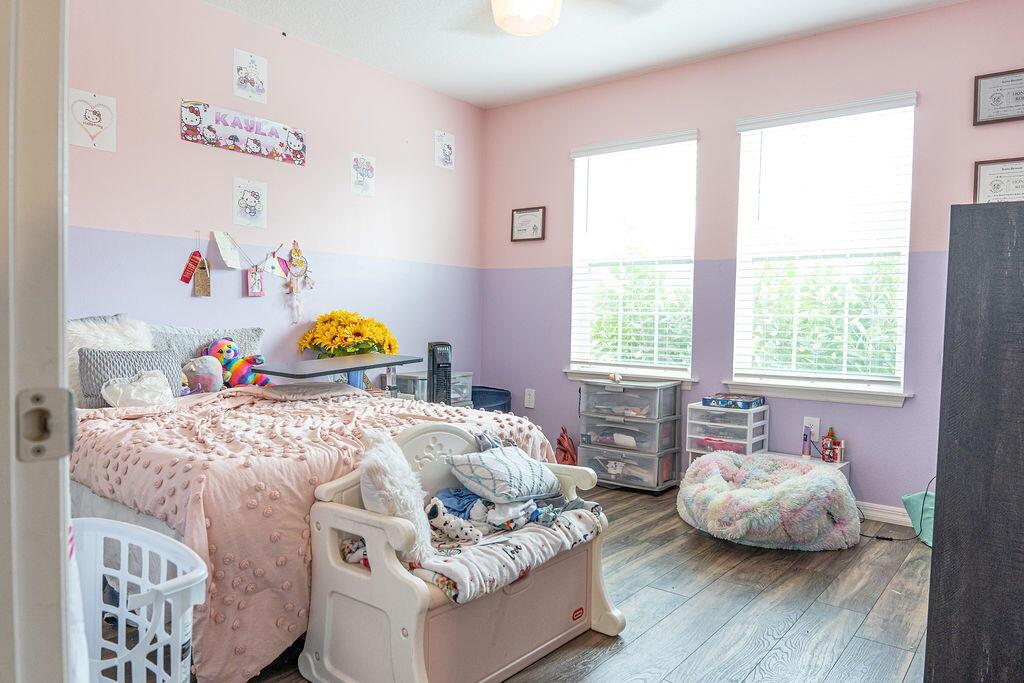 Ver detalles 2108 5 / 3 2274 sq. ft. $ 2026-06-14 0 foto