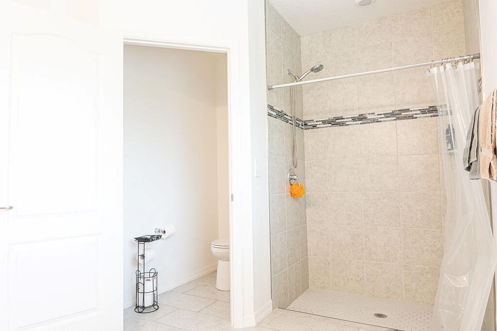 Ver detalles 2108 5 / 3 2274 sq. ft. $ 2026-06-14 0 foto