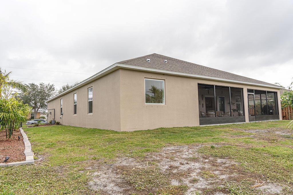 Ver detalles 2108 5 / 3 2274 sq. ft. $ 2026-06-14 0 foto