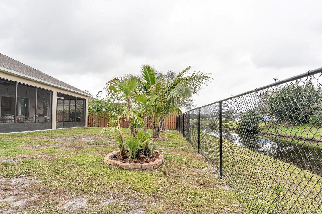 Ver detalles 2108 5 / 3 2274 sq. ft. $ 2026-06-14 0 foto