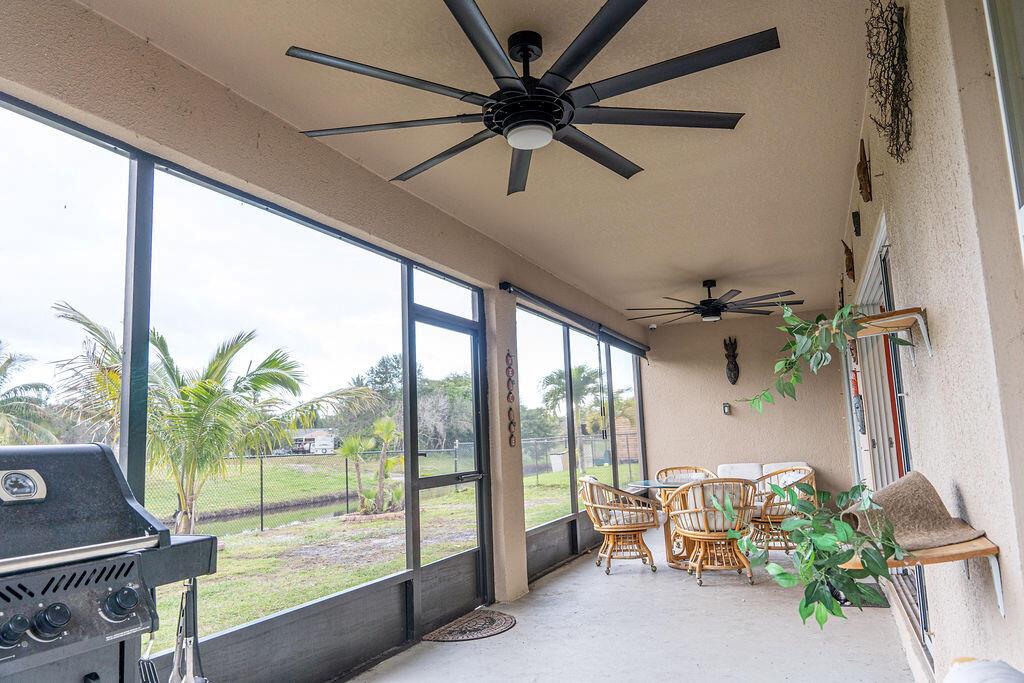 Ver detalles 2108 5 / 3 2274 sq. ft. $ 2026-06-14 0 foto