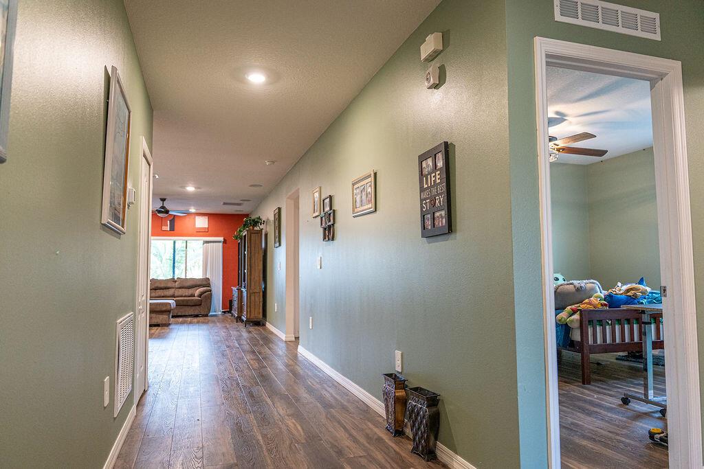 Ver detalles 2108 5 / 3 2274 sq. ft. $ 2026-06-14 0 foto