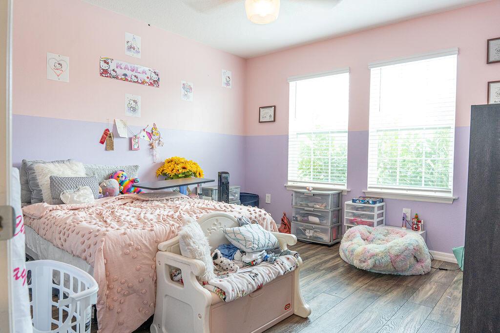 Ver detalles 2108 5 / 3 2274 sq. ft. $ 2026-06-14 0 foto