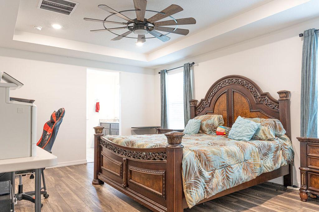 Ver detalles 2108 5 / 3 2274 sq. ft. $ 2026-06-14 0 foto