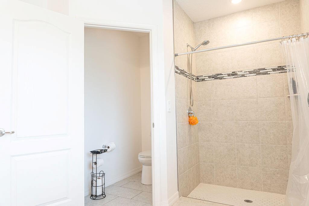 Ver detalles 2108 5 / 3 2274 sq. ft. $ 2026-06-14 0 foto