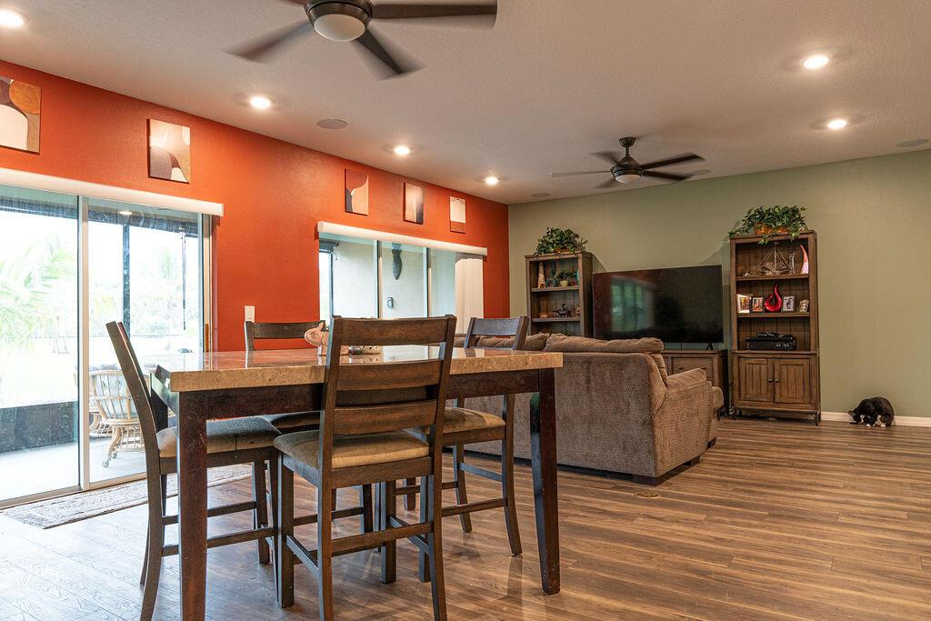 Ver detalles 2108 5 / 3 2274 sq. ft. $ 2026-06-14 0 foto