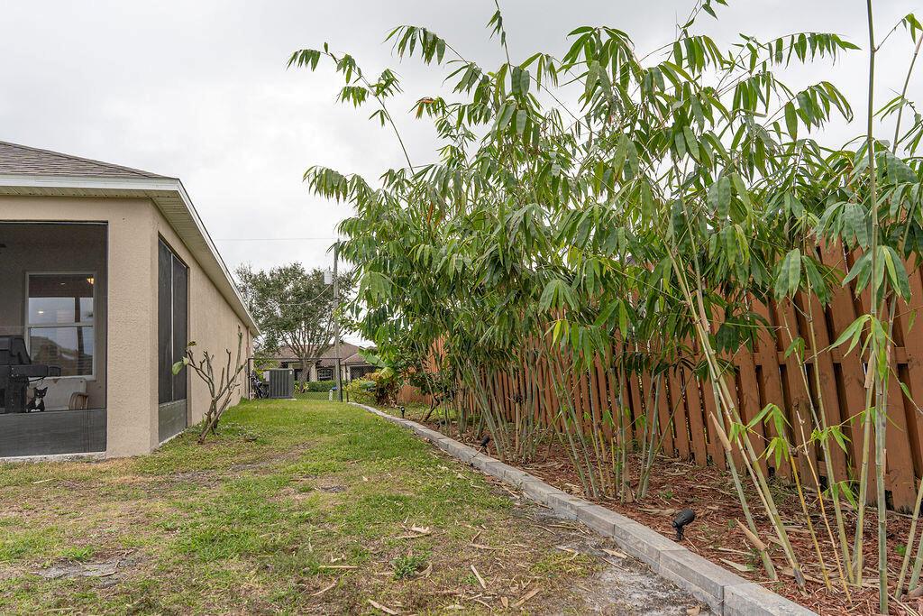 Ver detalles 2108 5 / 3 2274 sq. ft. $ 2026-06-14 0 foto