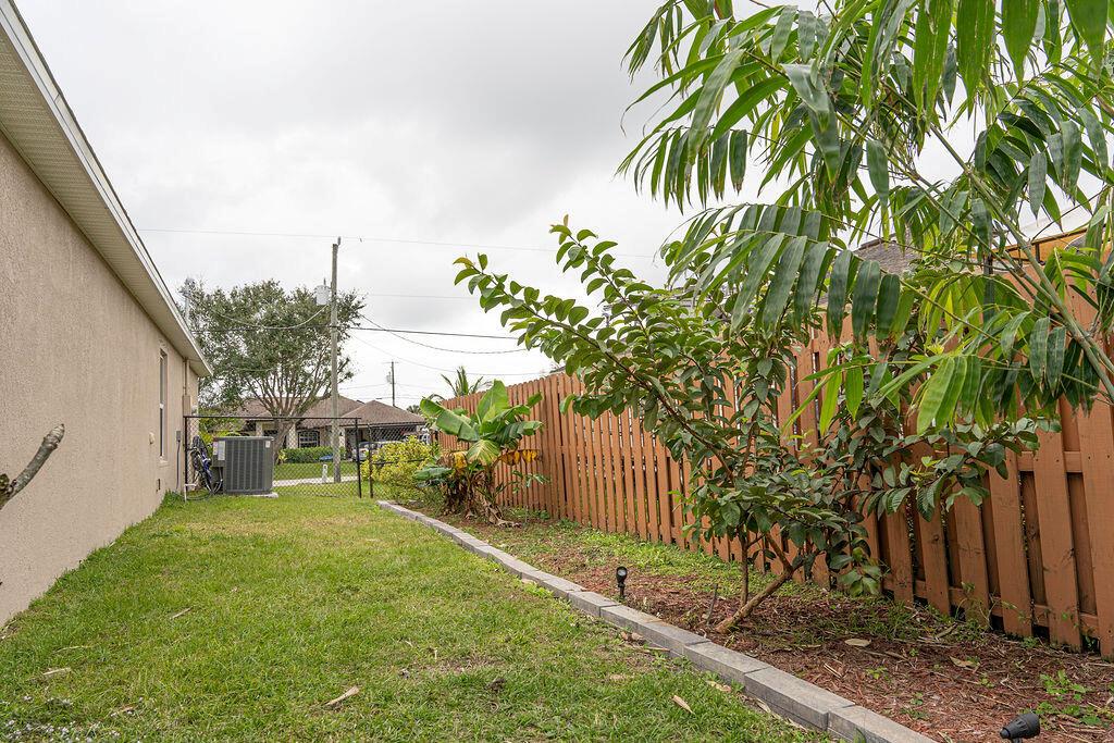 Ver detalles 2108 5 / 3 2274 sq. ft. $ 2026-06-14 0 foto