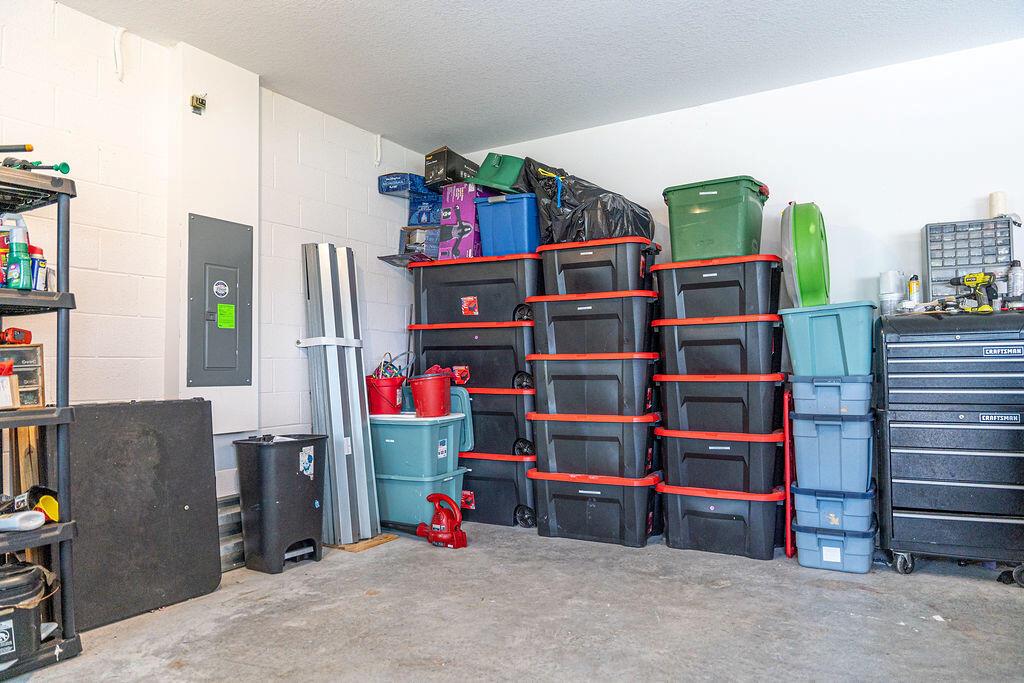 Ver detalles 2108 5 / 3 2274 sq. ft. $ 2026-06-14 0 foto