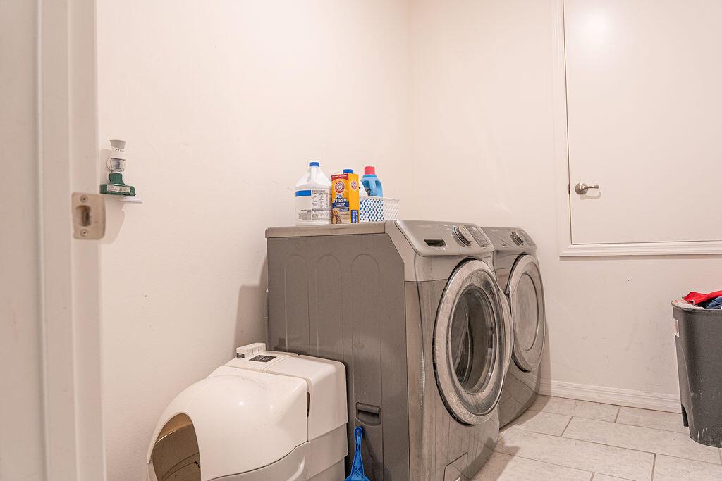 Ver detalles 2108 5 / 3 2274 sq. ft. $ 2026-06-14 0 foto