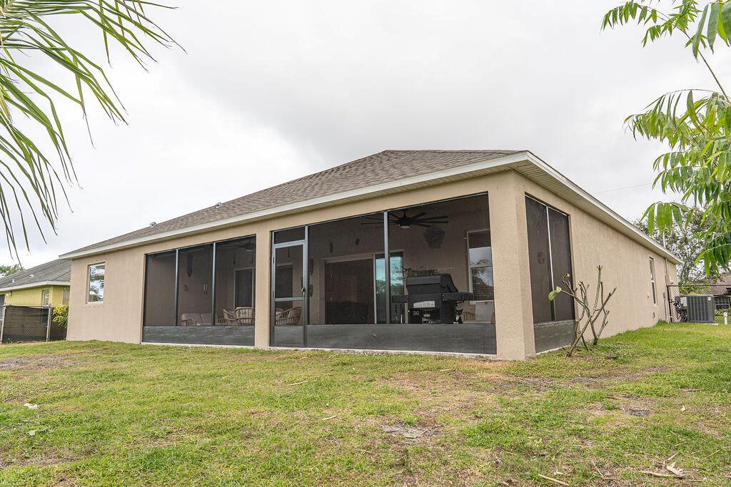 Ver detalles 2108 5 / 3 2274 sq. ft. $ 2026-06-14 0 foto