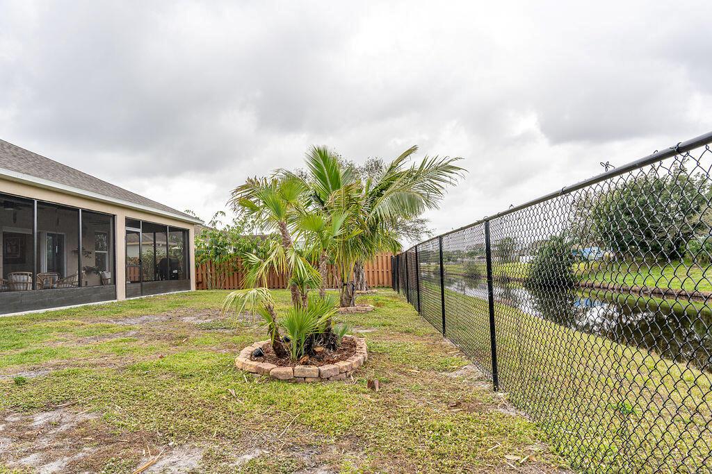 Ver detalles 2108 5 / 3 2274 sq. ft. $ 2026-06-14 0 foto