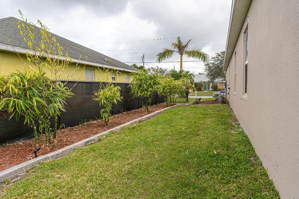 Ver detalles 2108 5 / 3 2274 sq. ft. $ 2026-06-14 0 foto