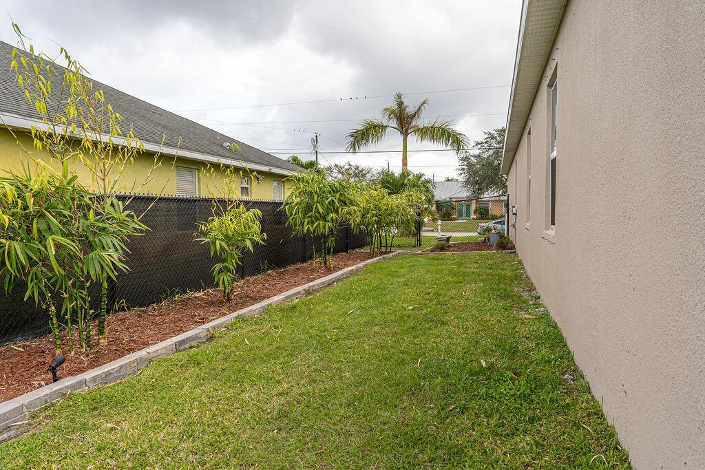 Ver detalles 2108 5 / 3 2274 sq. ft. $ 2026-06-14 0 foto
