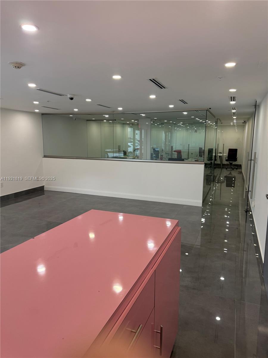 See details 8 / sq. ft. $ 2025-11-27 0 Photo