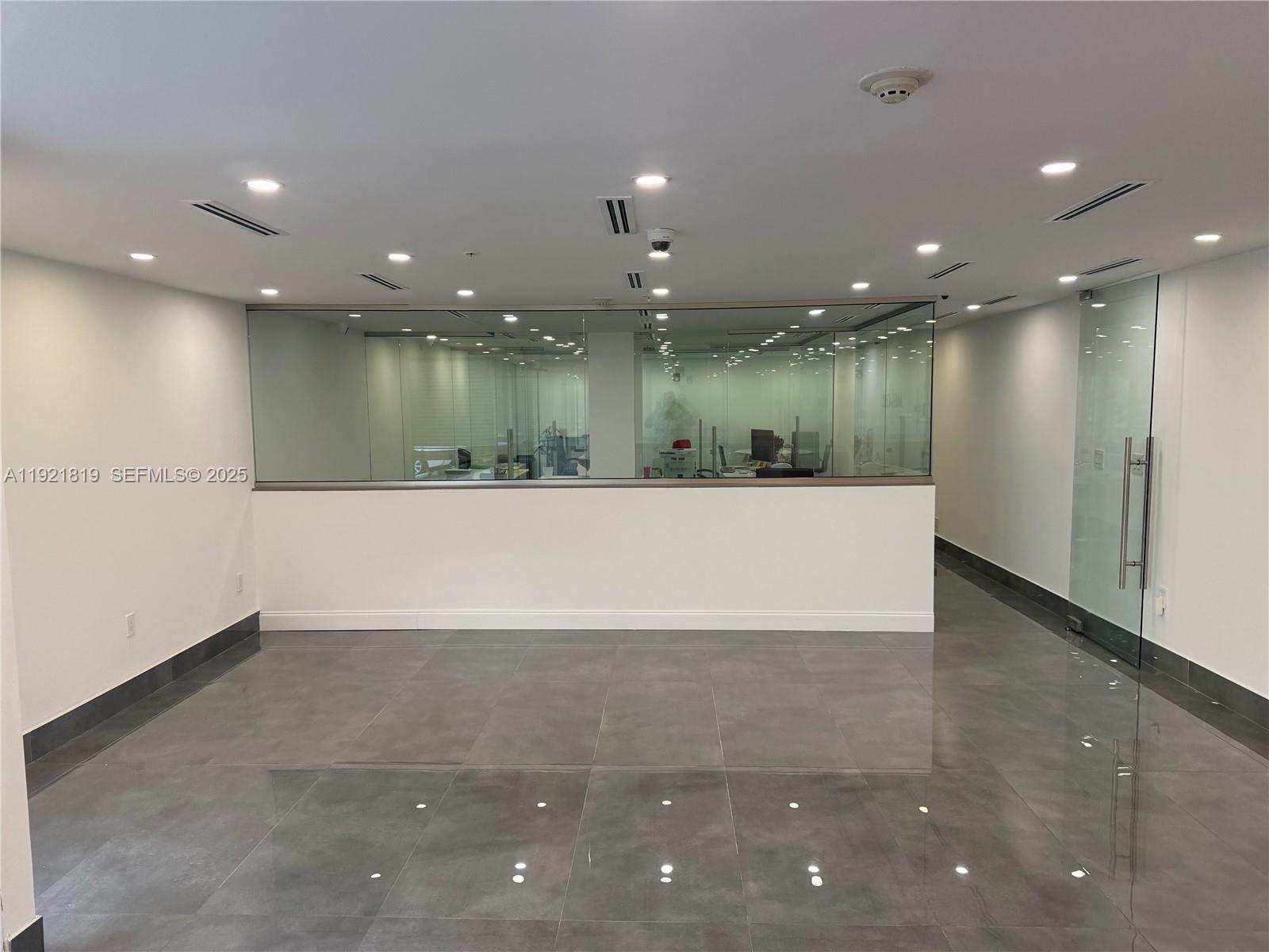 See details 8 / sq. ft. $ 2025-11-27 0 Photo