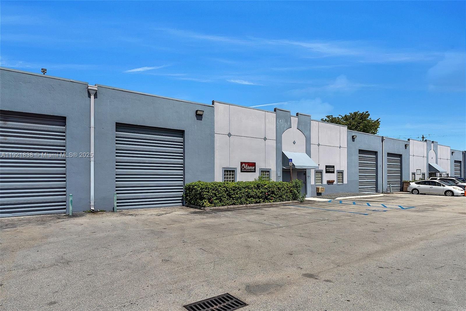   /   sq. ft. $ 2025-11-27 0 Photo