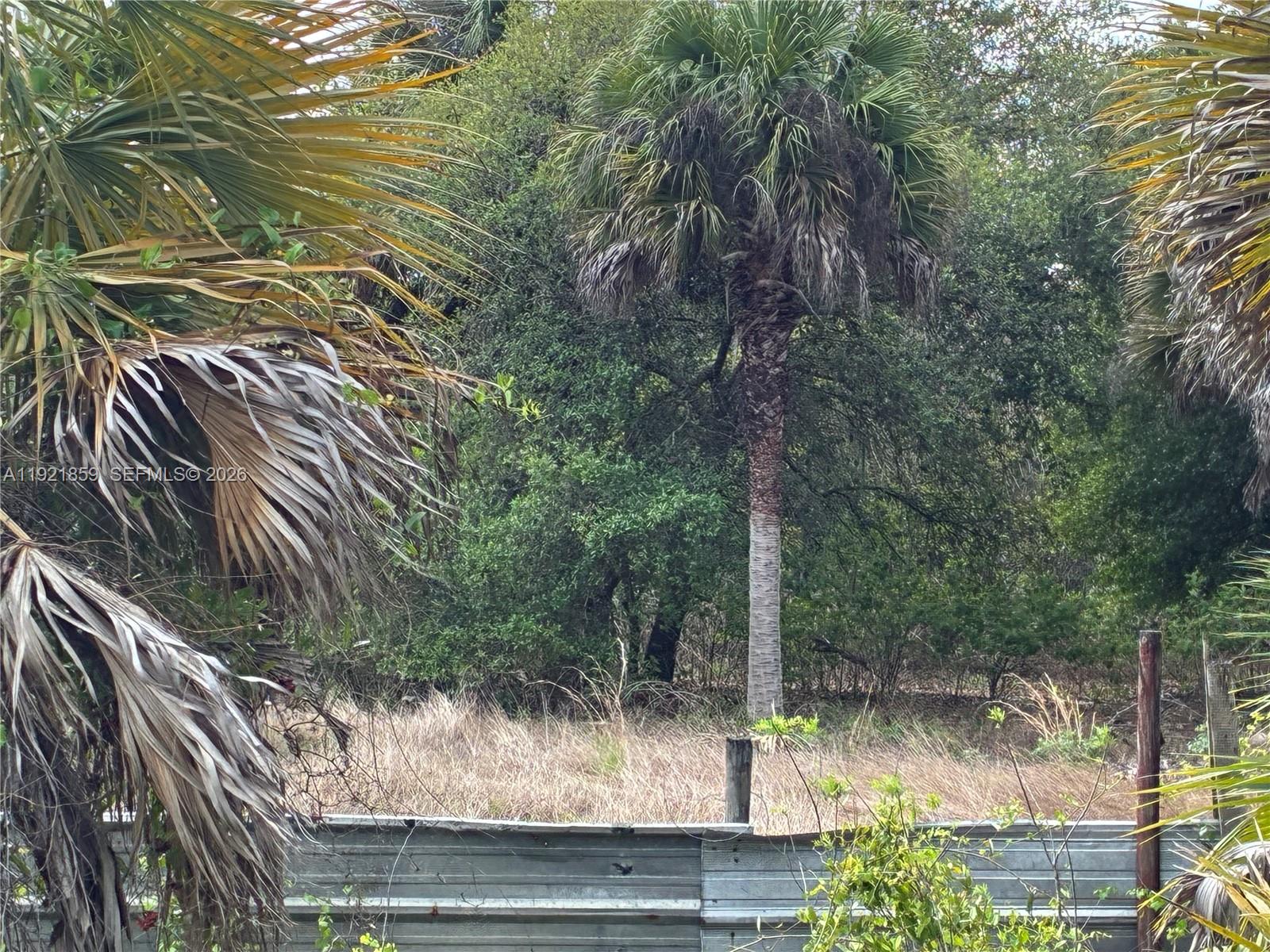   /   кв.футов $ 2025-11-27 0 Фото