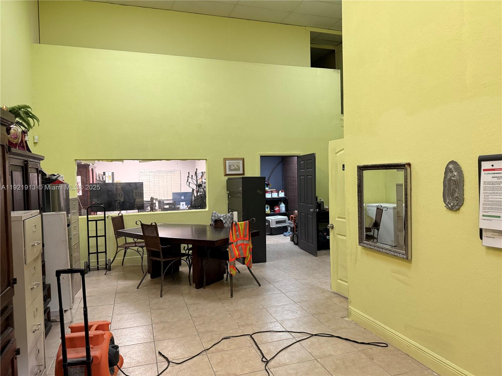 3  /   sq. ft. $ 2025-11-27 0 Photo