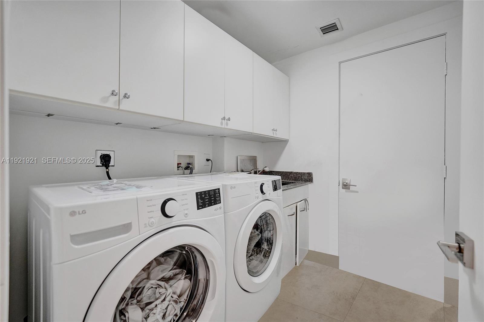 Photo of 21200 Point Place #403, Aventura, Florida, 33180 -