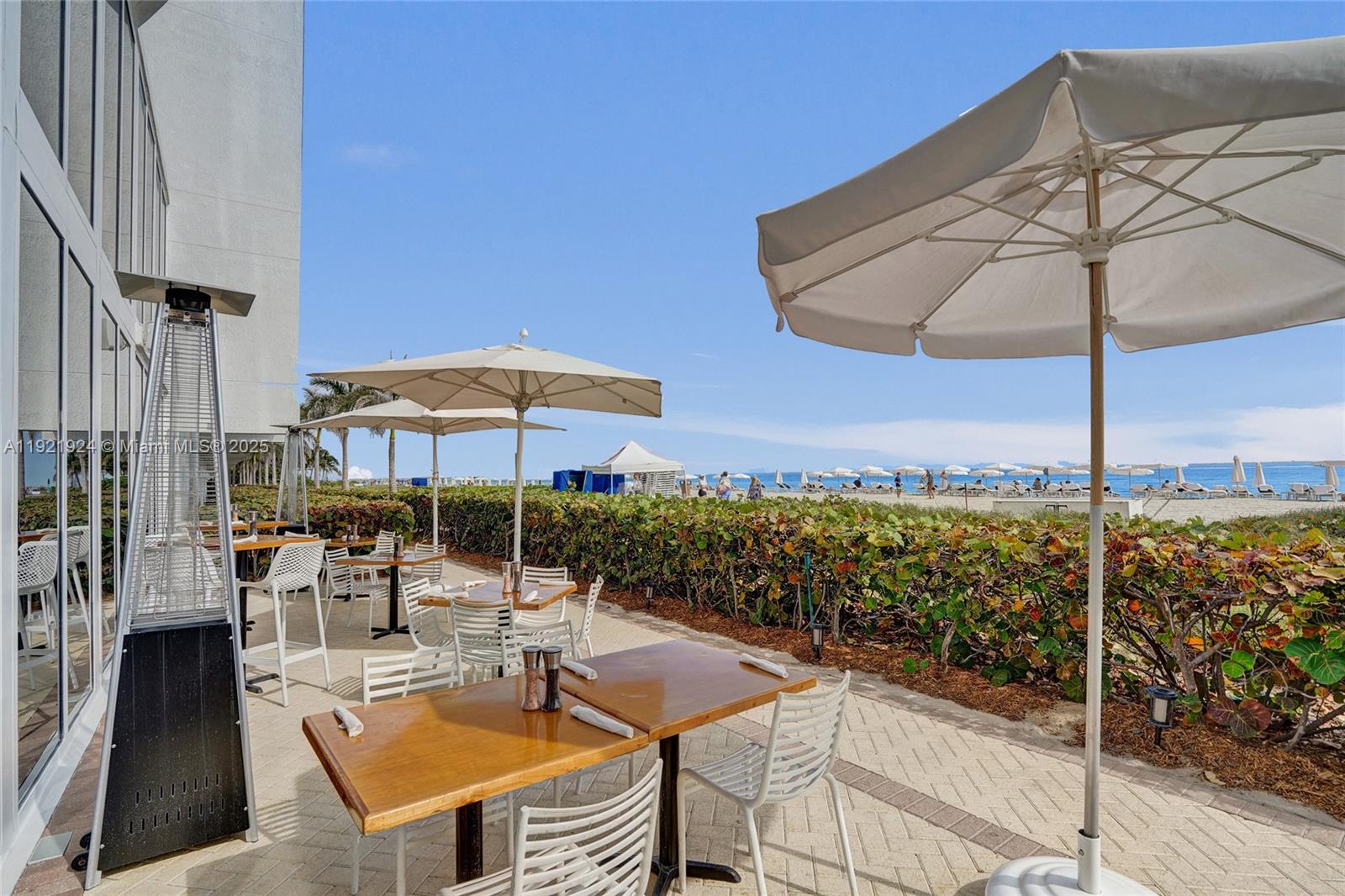 1601 3 / 4 2928 кв.футов $ 2025-11-27 0 Фото