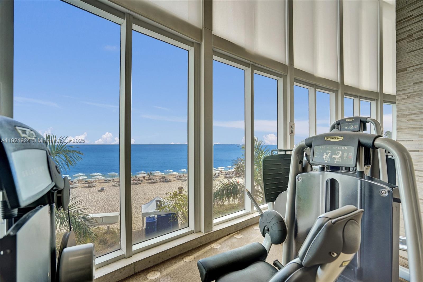 1601 3 / 4 2928 кв.футов $ 2025-11-27 0 Фото