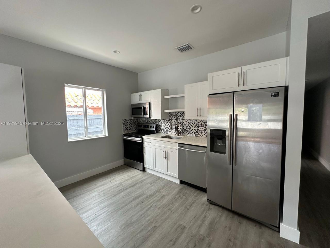 See details / 1908 sq. ft. $ 2025-11-28 0 Photo