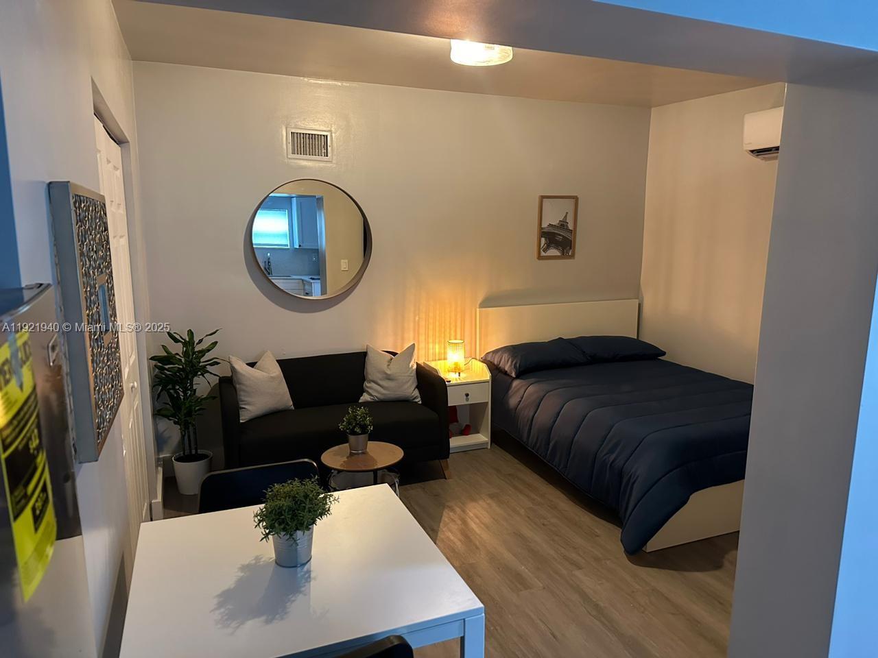 See details / 1908 sq. ft. $ 2025-11-28 0 Photo