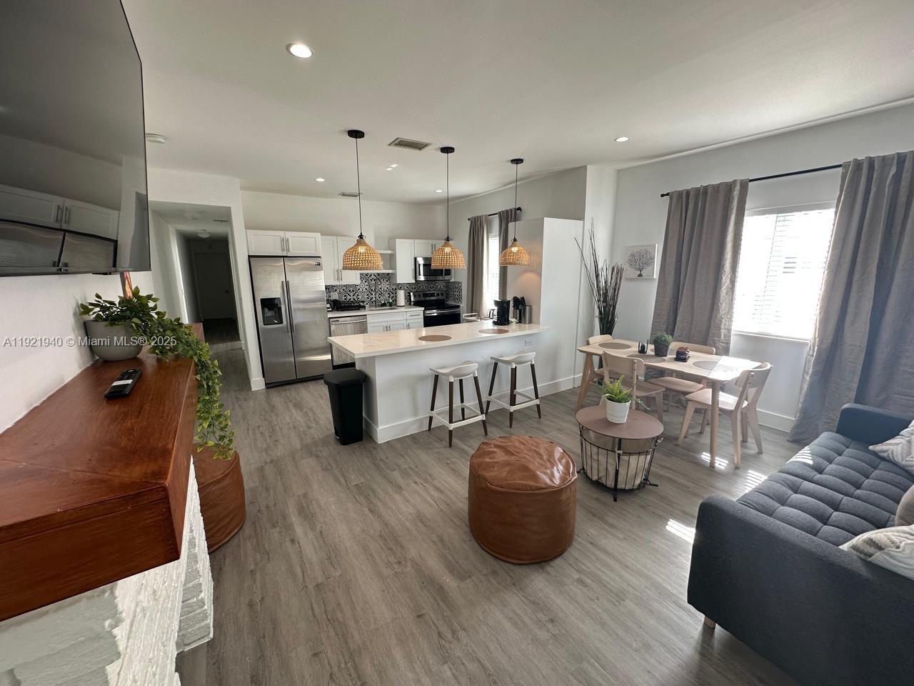 See details / 1908 sq. ft. $ 2025-11-28 0 Photo