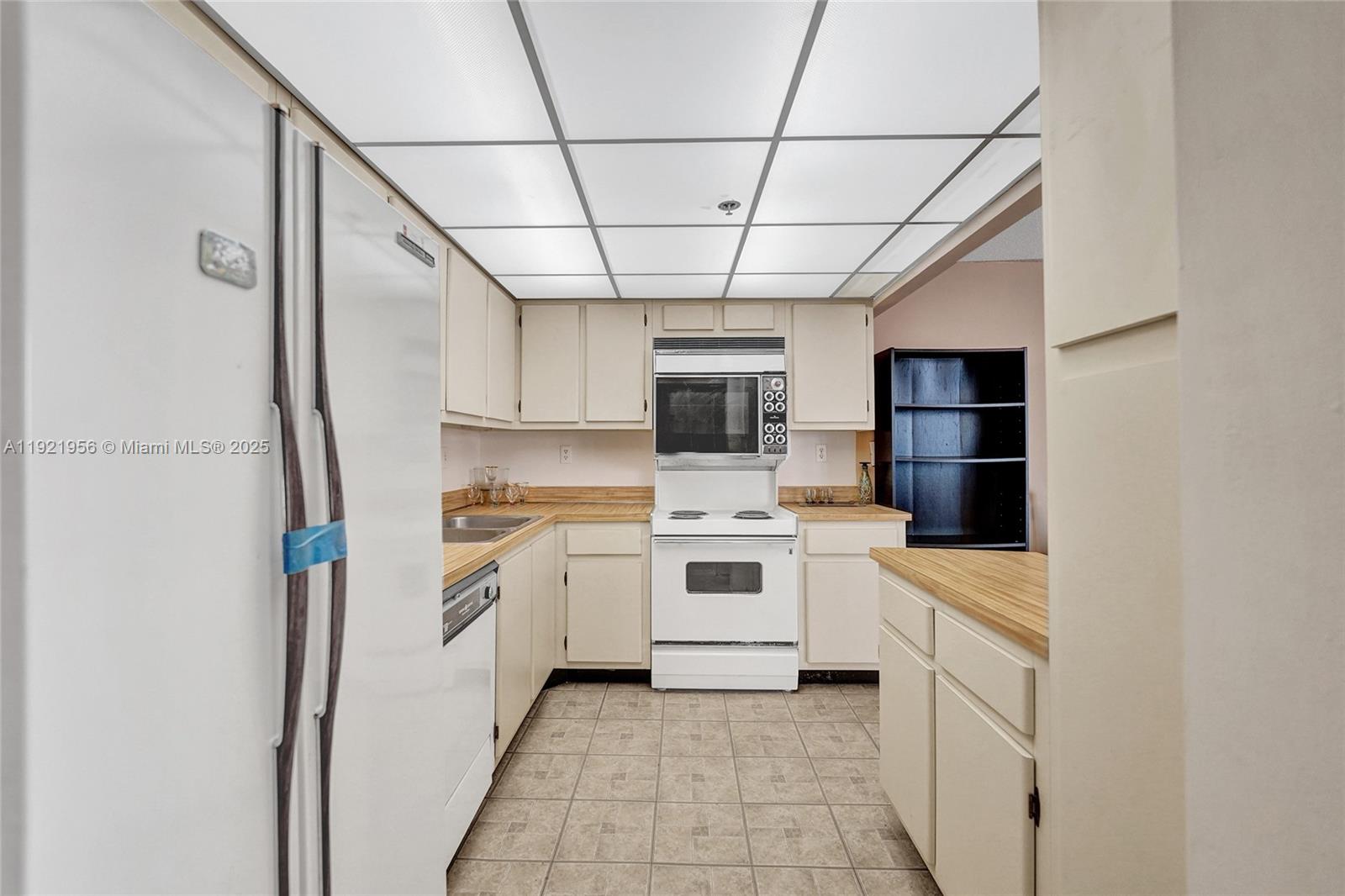 1715 0 / 1 762 sq. ft. $ 2025-11-28 0 foto