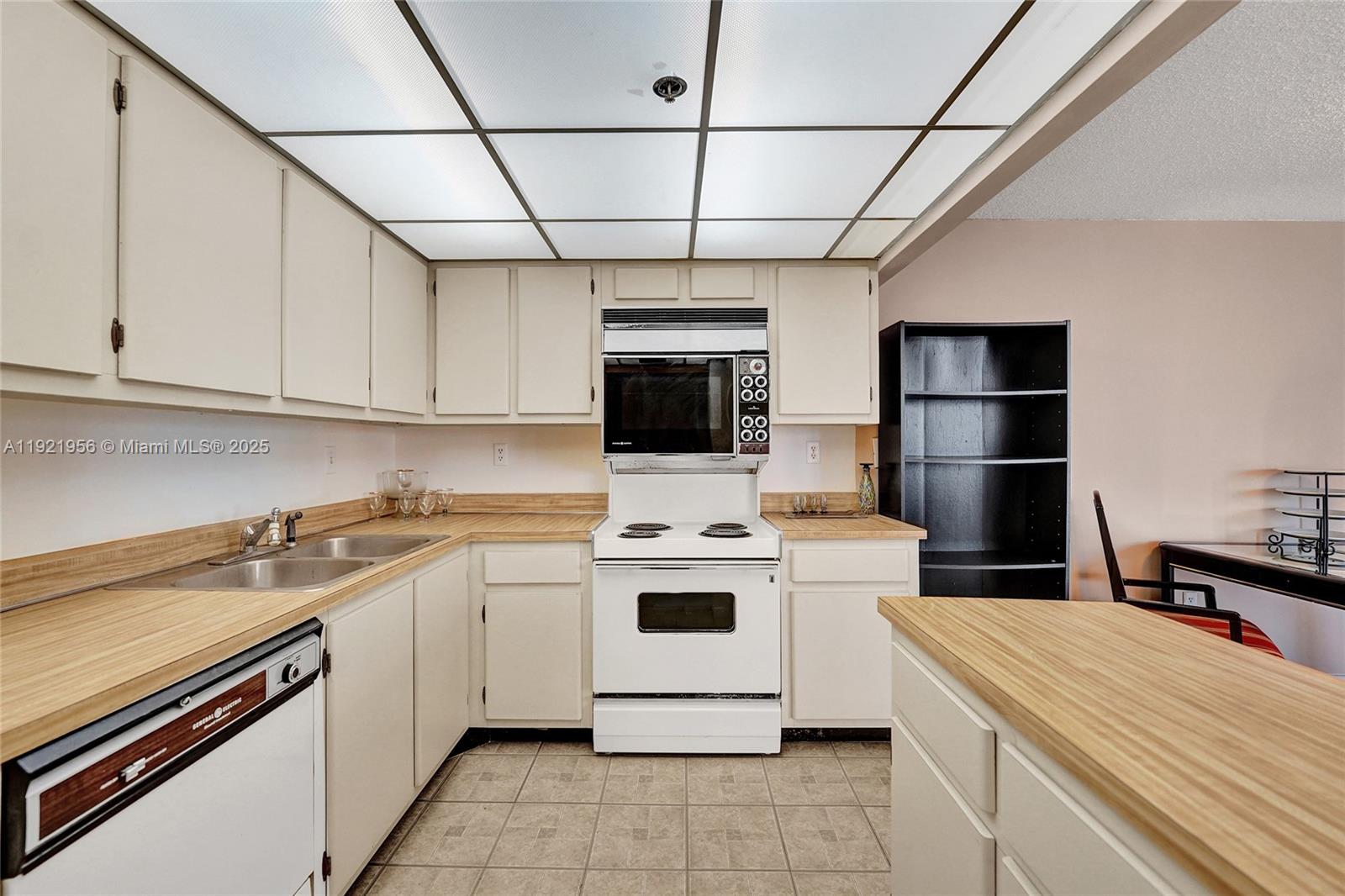 1715 0 / 1 762 sq. ft. $ 2025-11-28 0 foto