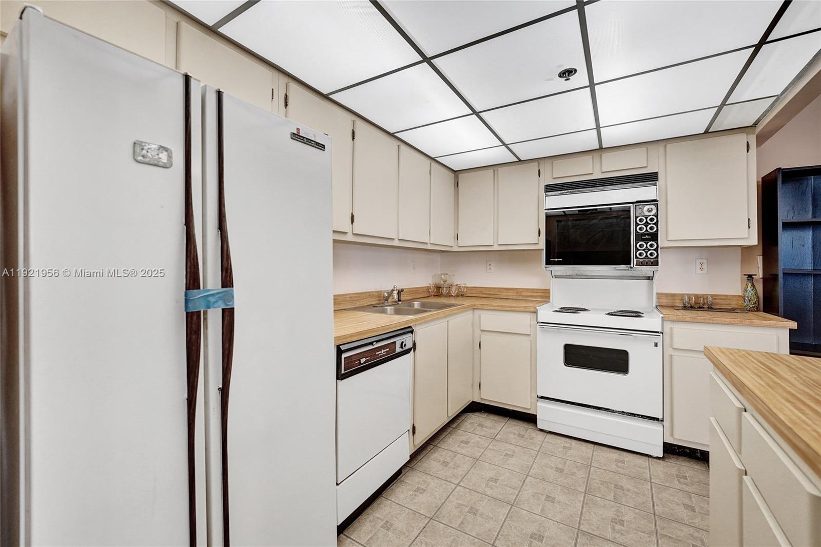 1715 0 / 1 762 sq. ft. $ 2025-11-28 0 foto