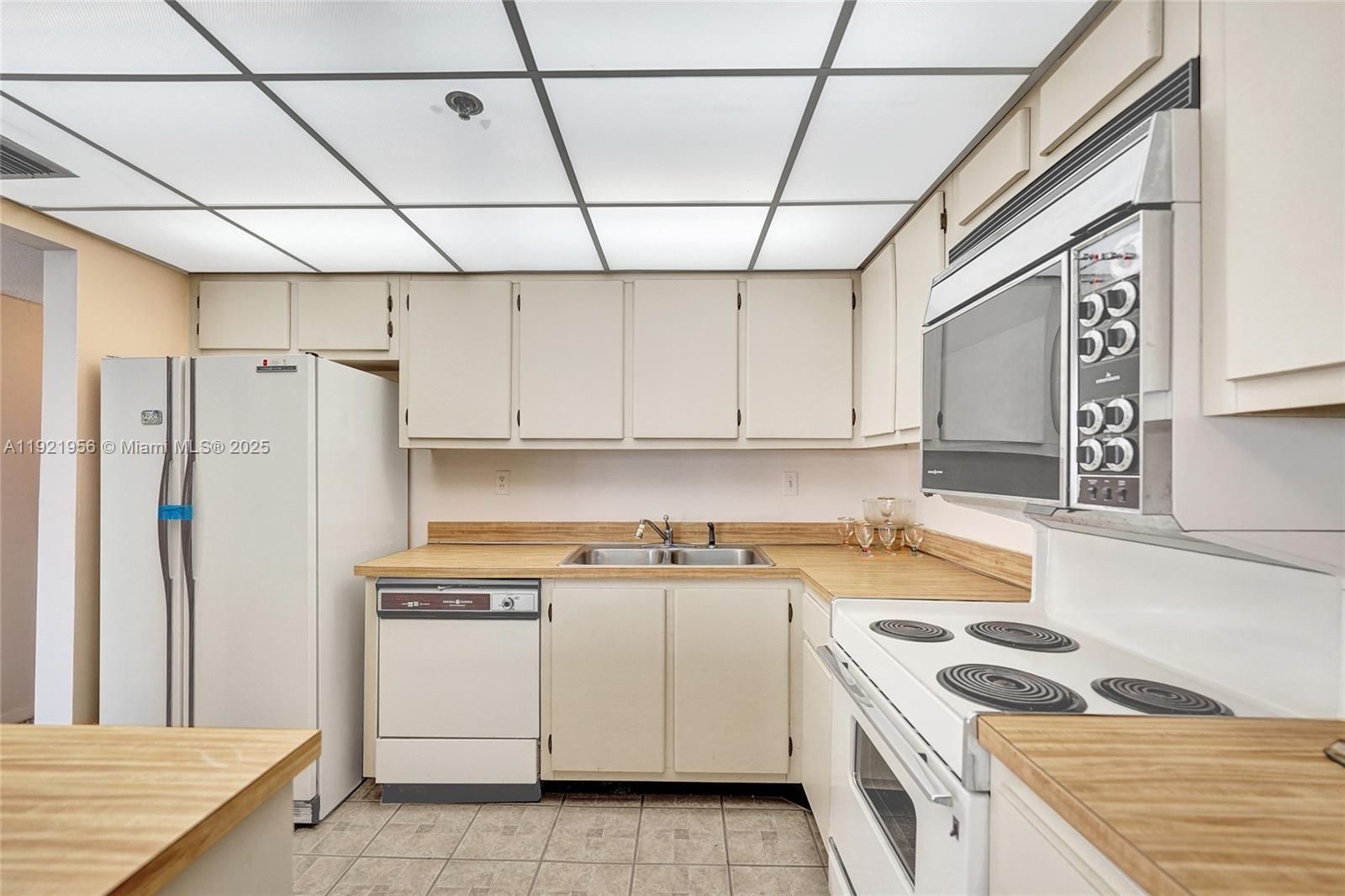 1715 0 / 1 762 sq. ft. $ 2025-11-28 0 foto