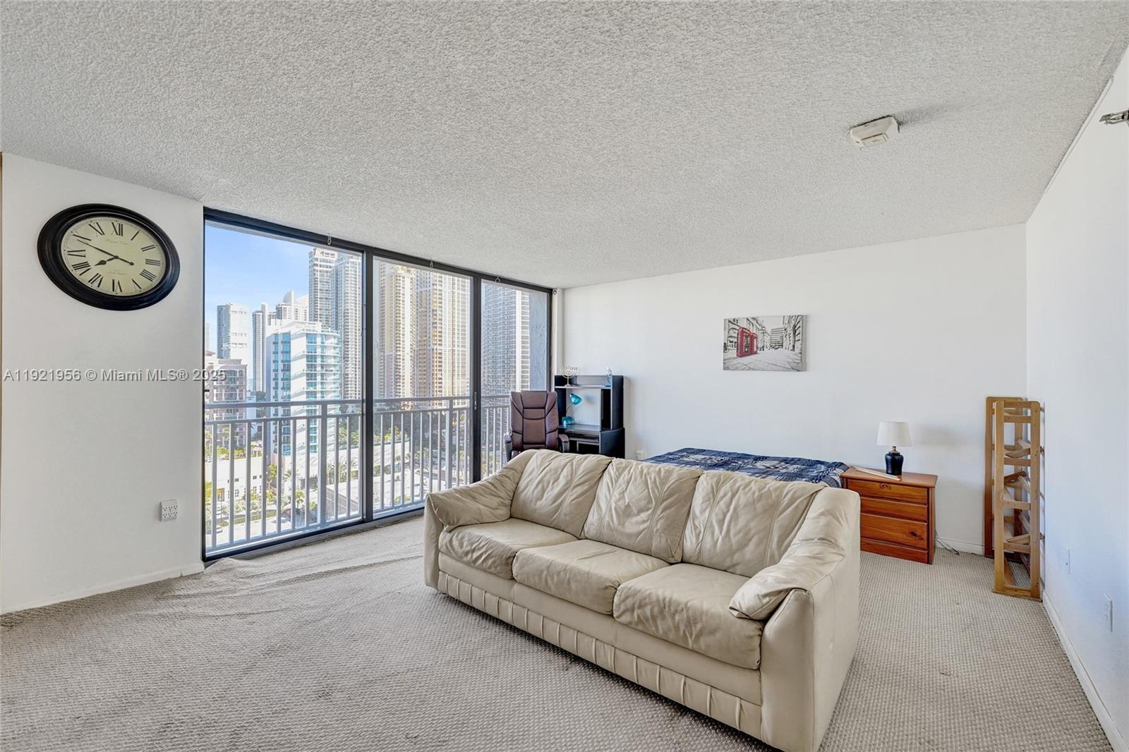 1715 0 / 1 762 sq. ft. $ 2025-11-28 0 foto