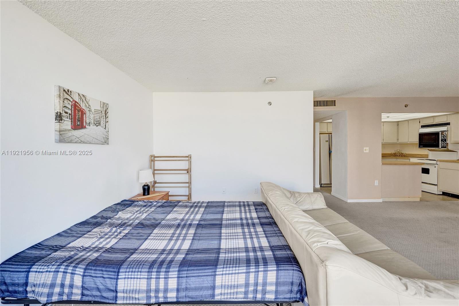 1715 0 / 1 762 sq. ft. $ 2025-11-28 0 foto