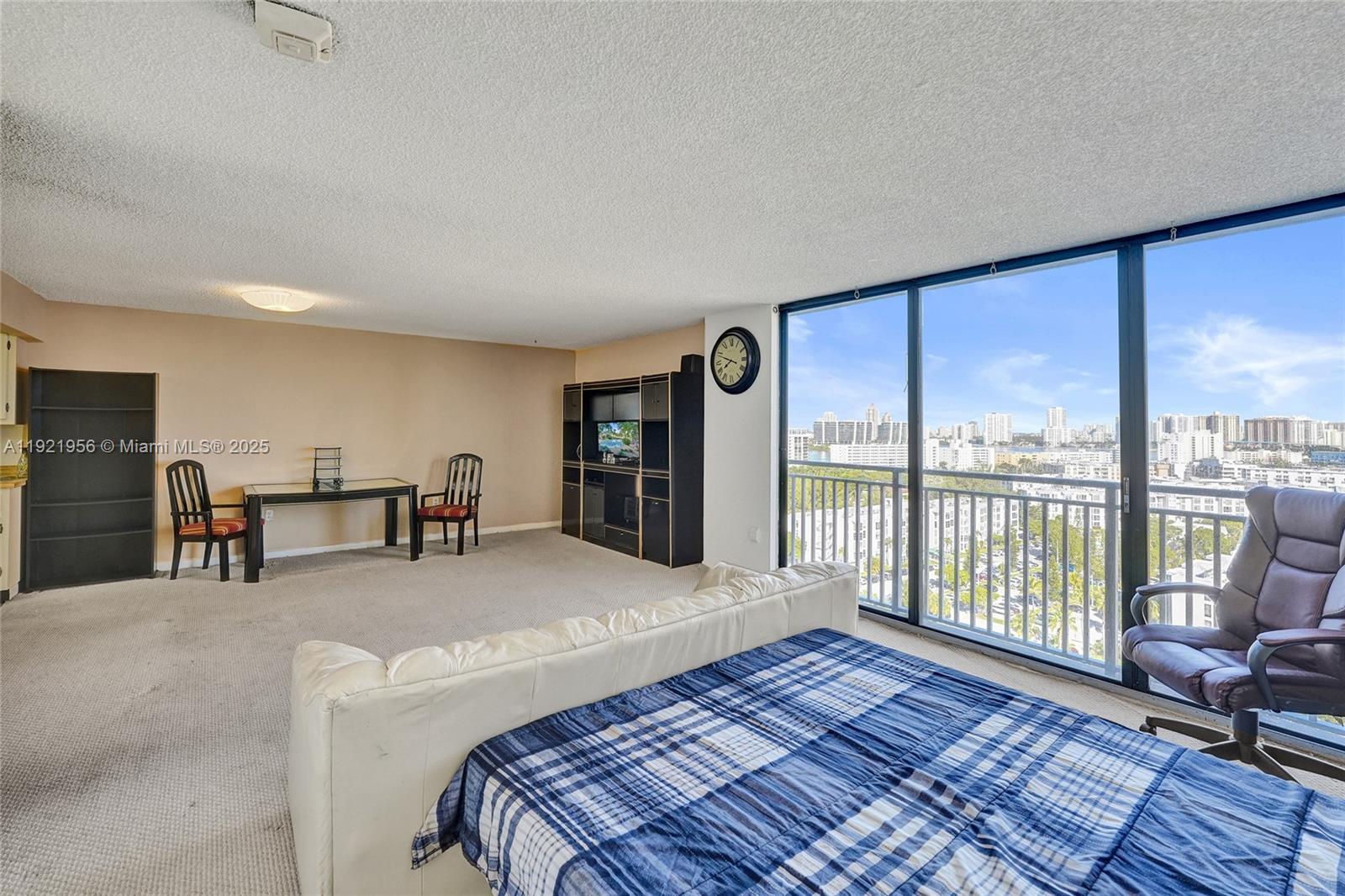 1715 0 / 1 762 sq. ft. $ 2025-11-28 0 foto