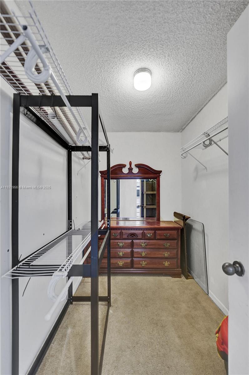 1715 0 / 1 762 sq. ft. $ 2025-11-28 0 foto