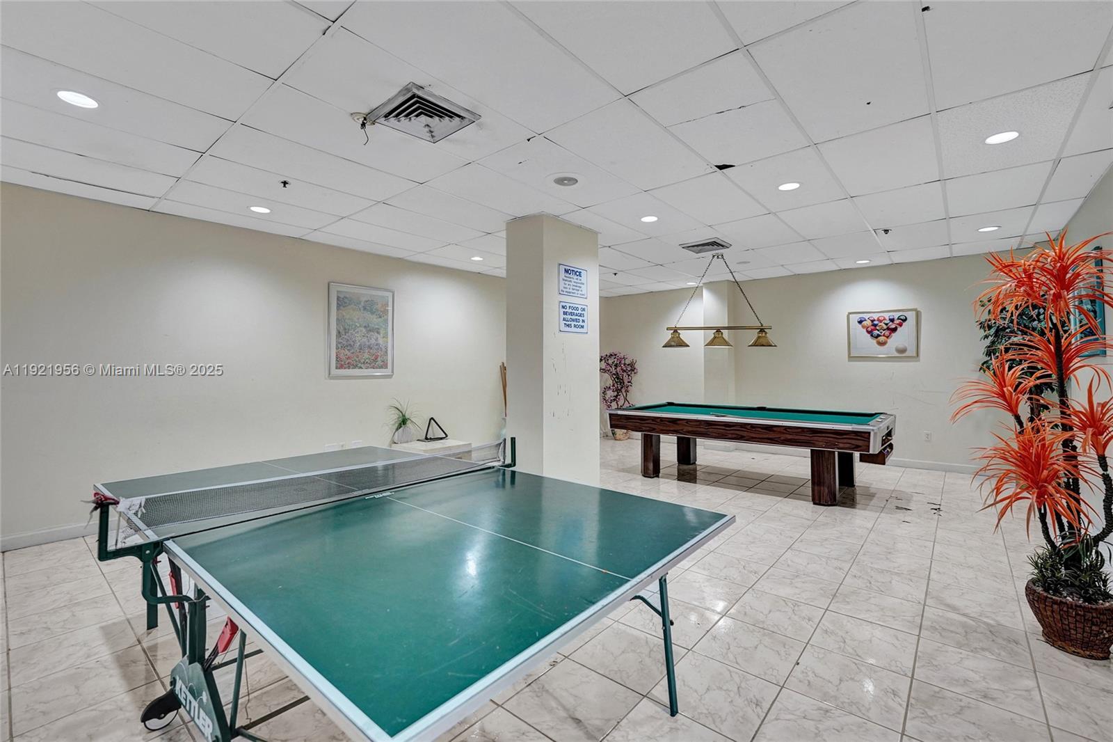 1715 0 / 1 762 sq. ft. $ 2025-11-28 0 foto