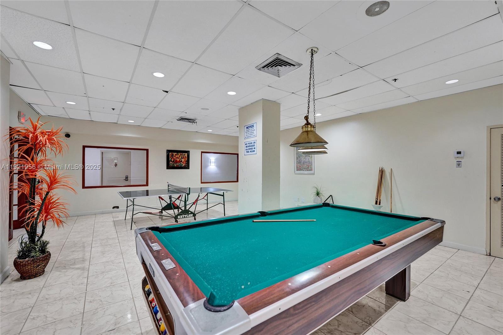 1715 0 / 1 762 sq. ft. $ 2025-11-28 0 foto