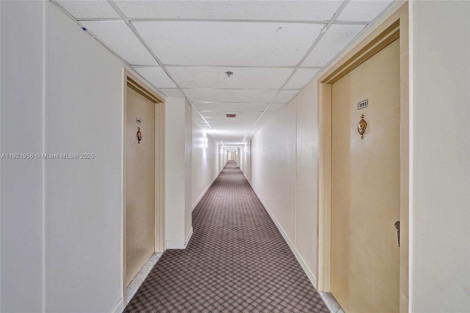 1715 0 / 1 762 sq. ft. $ 2025-11-28 0 foto