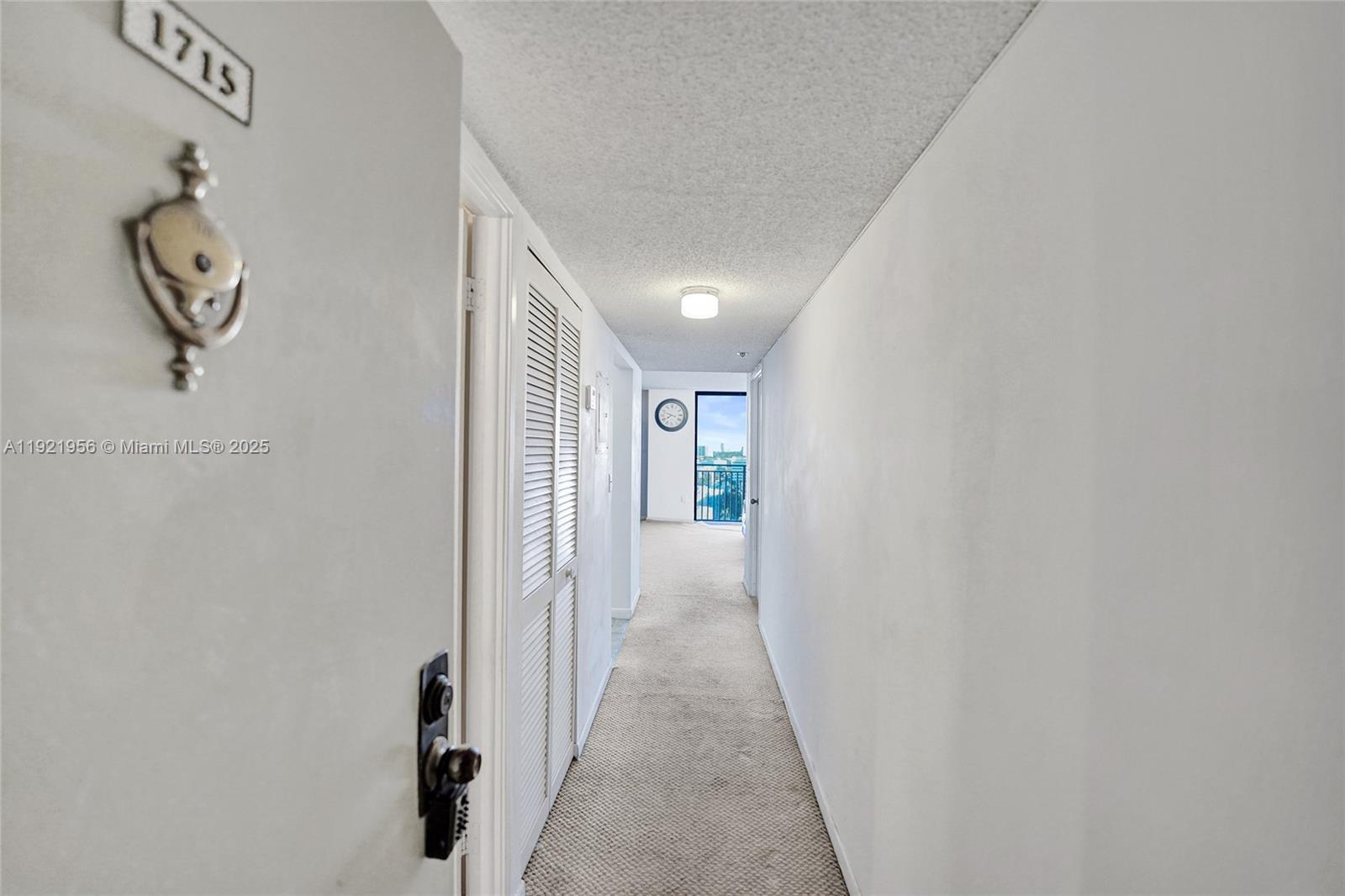 1715 0 / 1 762 sq. ft. $ 2025-11-28 0 foto