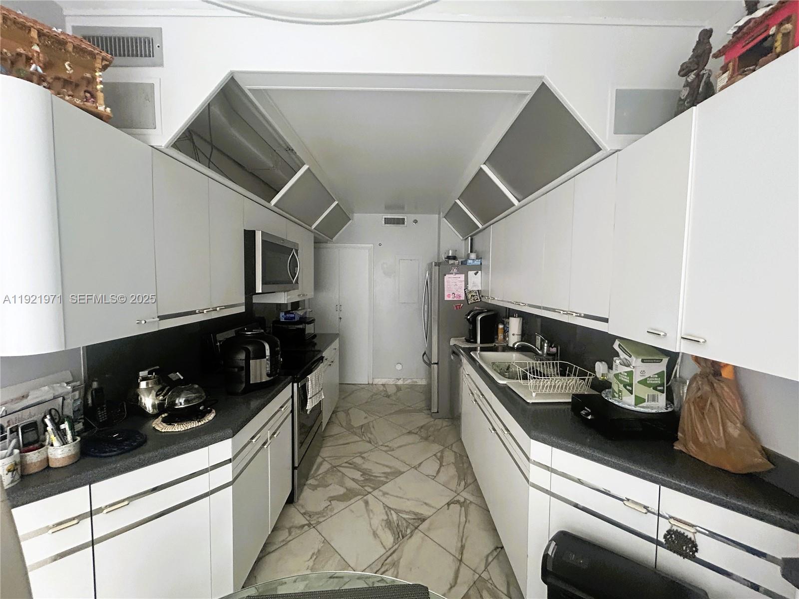 Photo of 20191 Country Club Dr  #2601, Aventura, Florida, 33180 - 