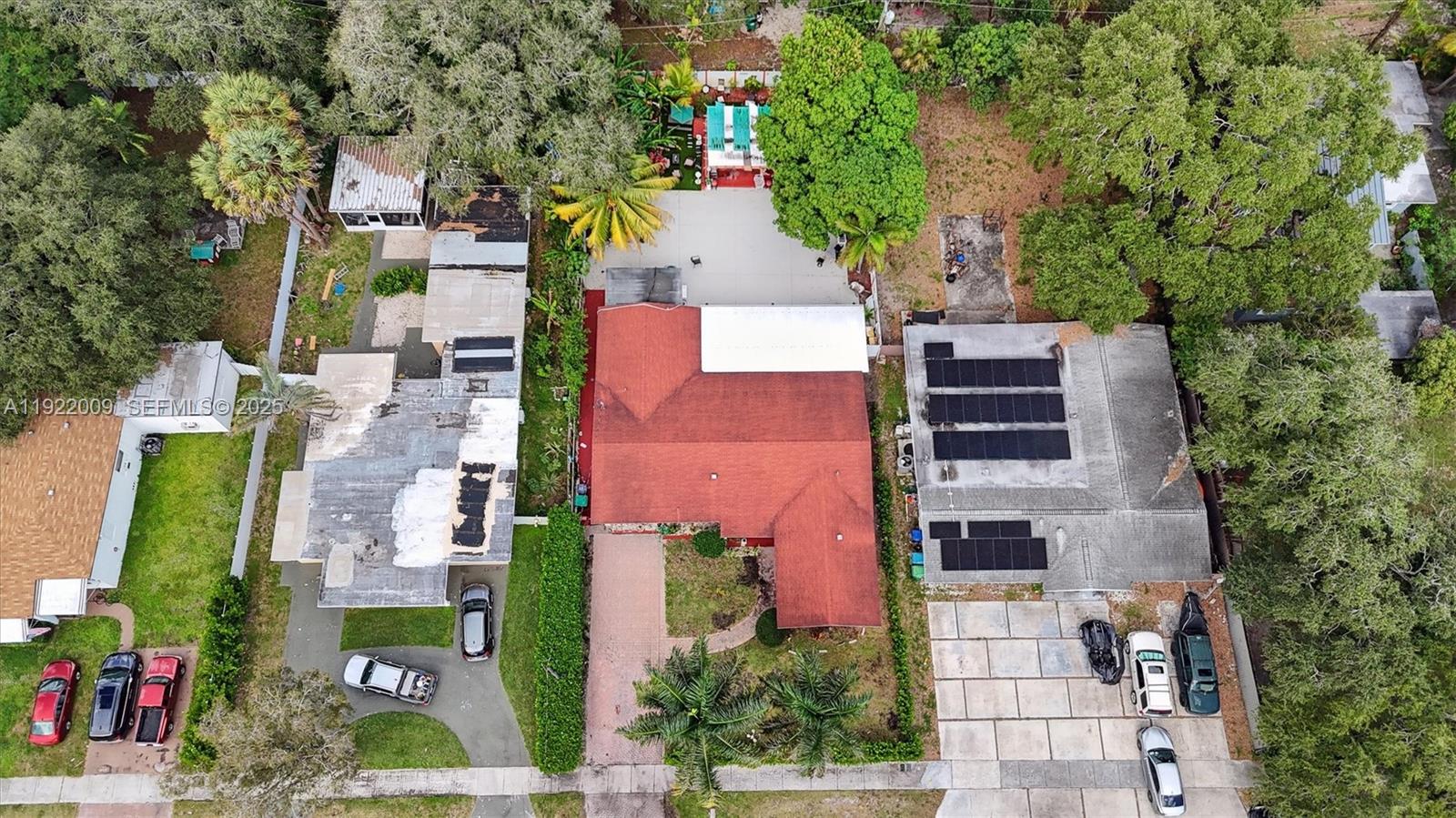   /   кв.футов $ 2025-11-28 0 Фото