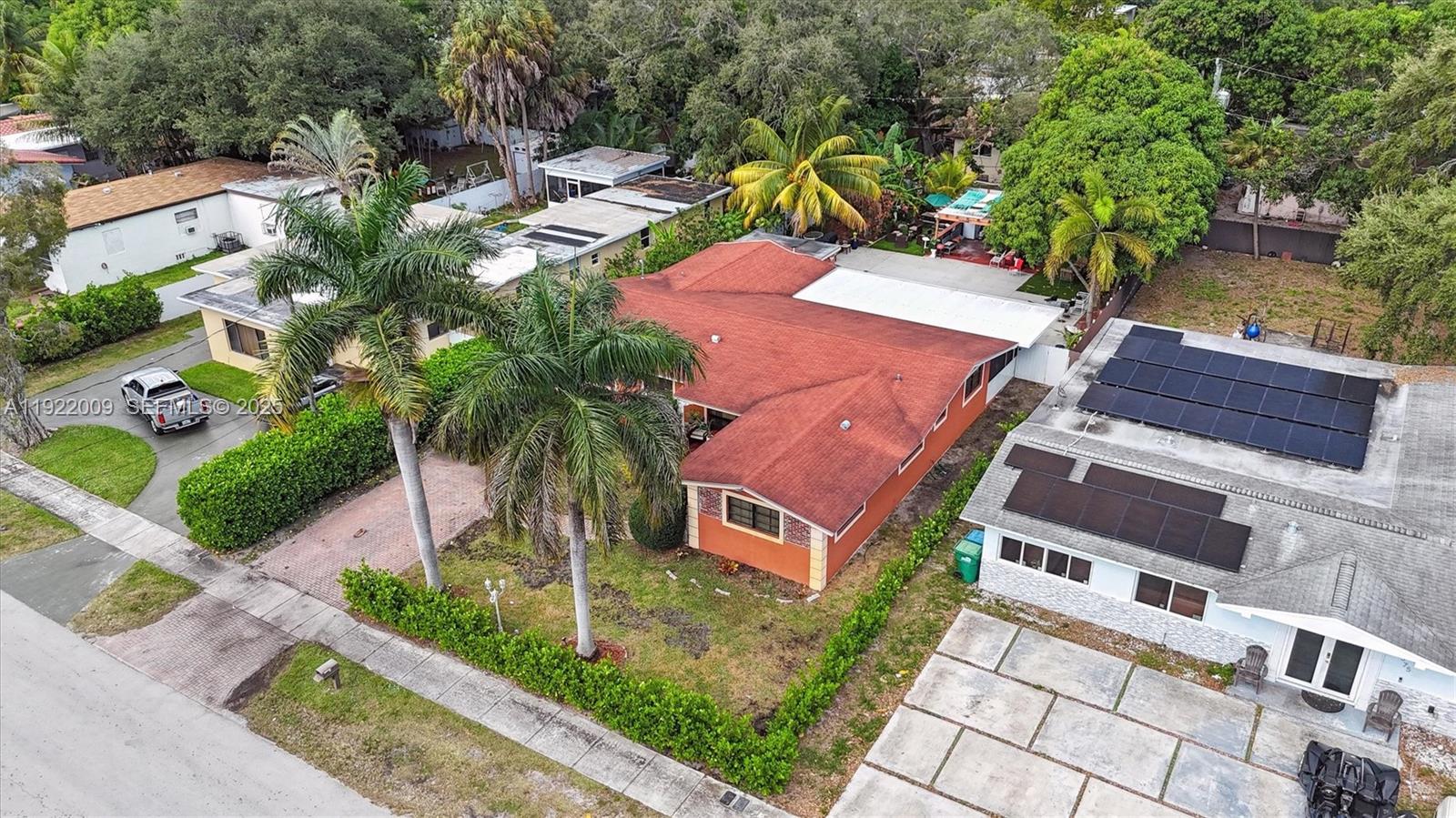   /   кв.футов $ 2025-11-28 0 Фото