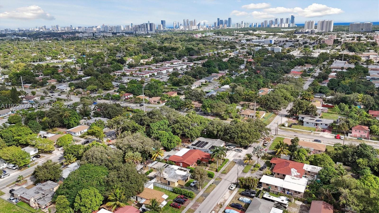   /   кв.футов $ 2025-11-28 0 Фото