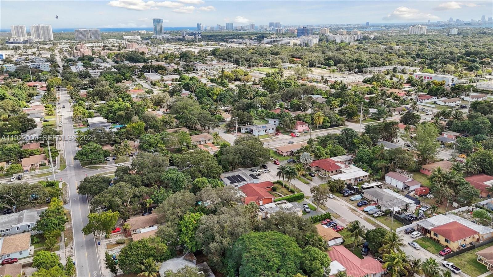   /   кв.футов $ 2025-11-28 0 Фото