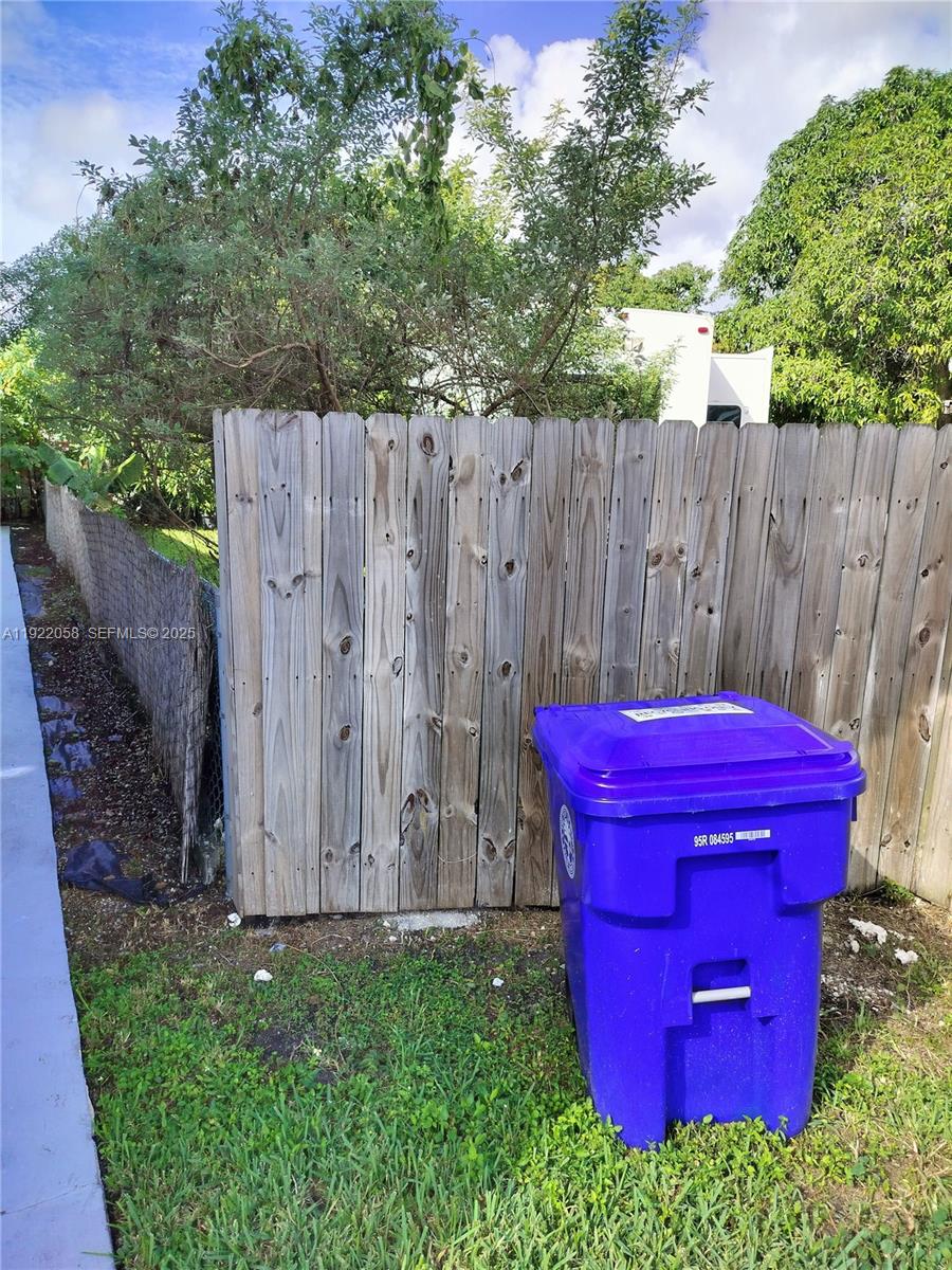   /   sq. ft. $ 2025-11-28 0 foto