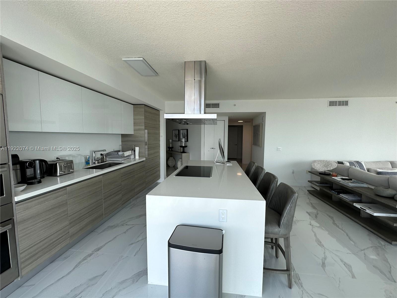 See details 5-2002 3 / 4 1892 sq. ft. $ 2025-11-28 0 Photo